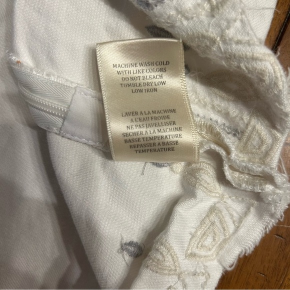 Blank NYC White and Gray Sleeveless Embroidered Top with Raw Hem, Size Medium - Picture 7 of 8